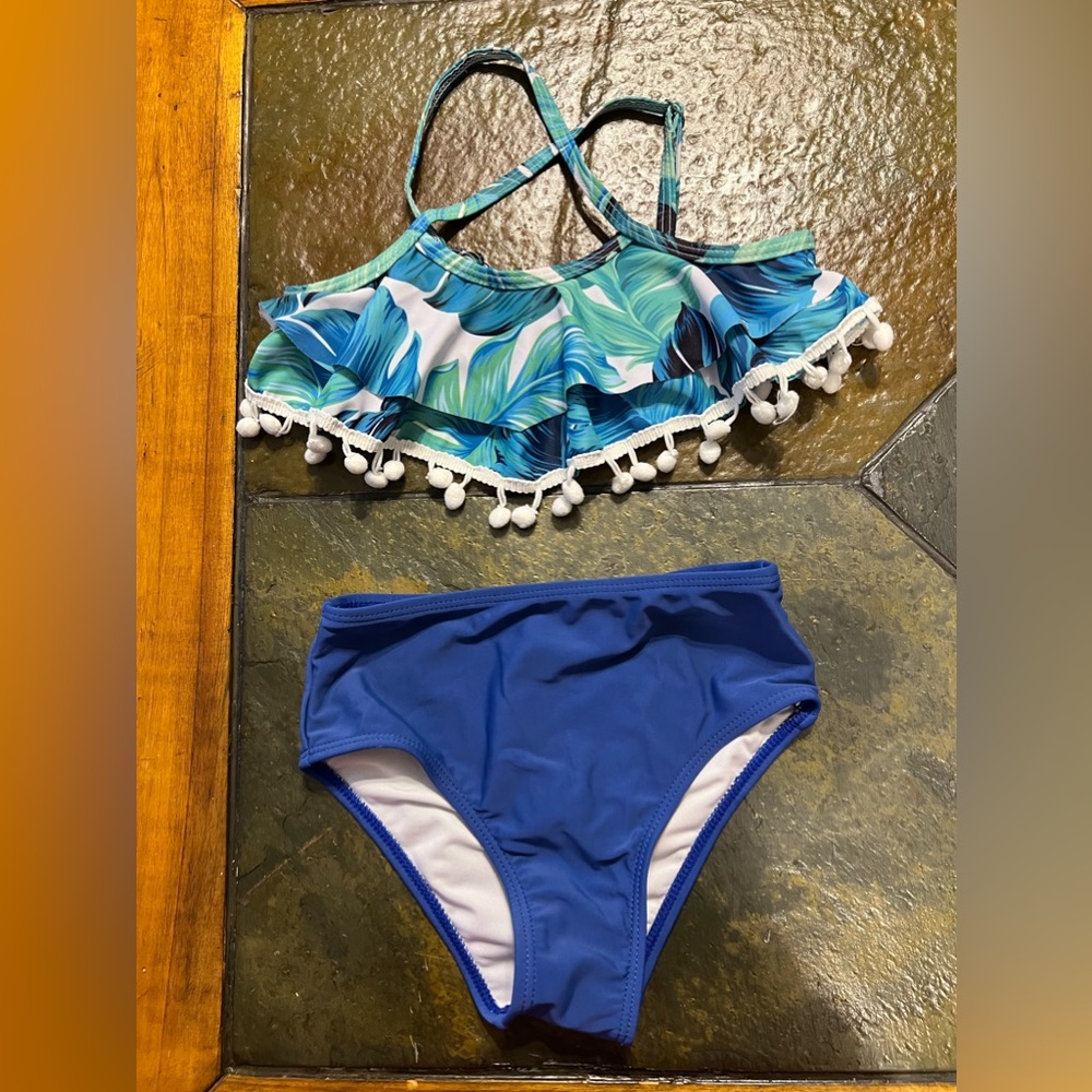 Girls Bathing suit, size 116 (Size 5/6)